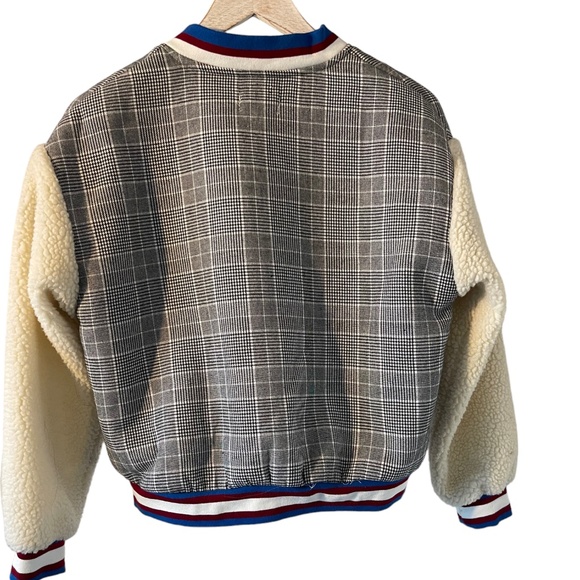 white/grey jacket with beautiful sleeves - Picture 4 of 4